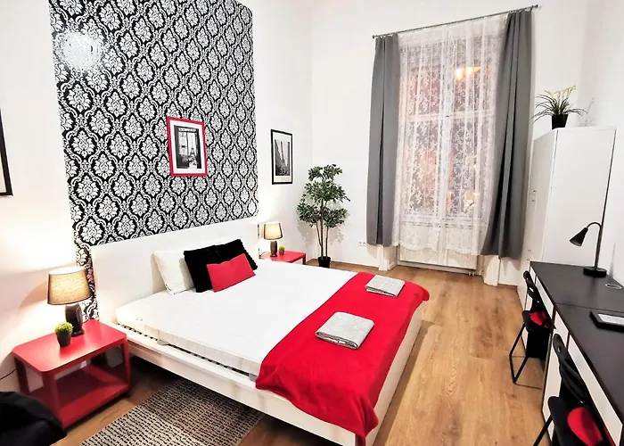 Orangehomes Central Market Hall Apartment