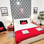 Orangehomes Central Market Hall Apartment